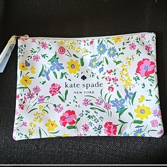 kate spade Handbags - Kate Spade large cosmetic bag / clutch